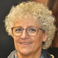 Augenoptikerin Karola Weidlich