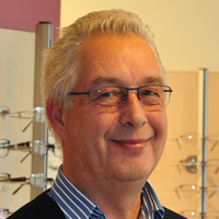 Augenoptikermeister Uwe Reschke